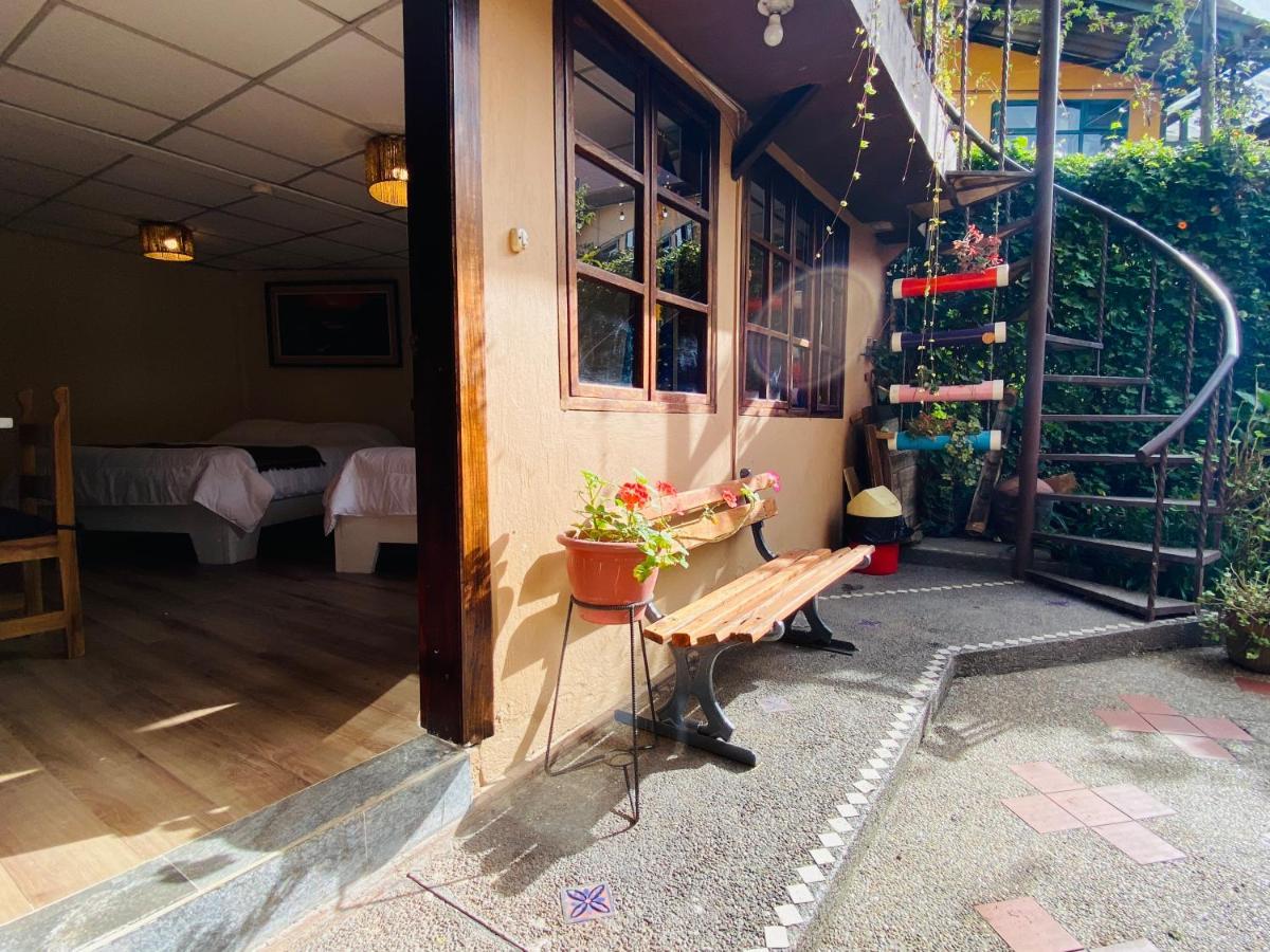 Hostal Alcala Quito Exterior photo