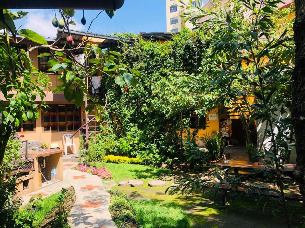 Hostal Alcala Quito Exterior photo