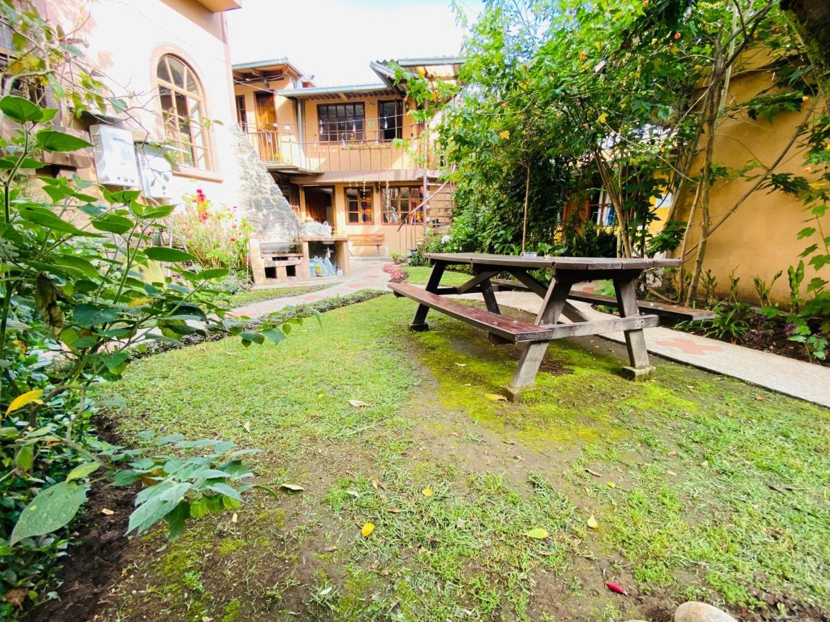 Hostal Alcala Quito Exterior photo