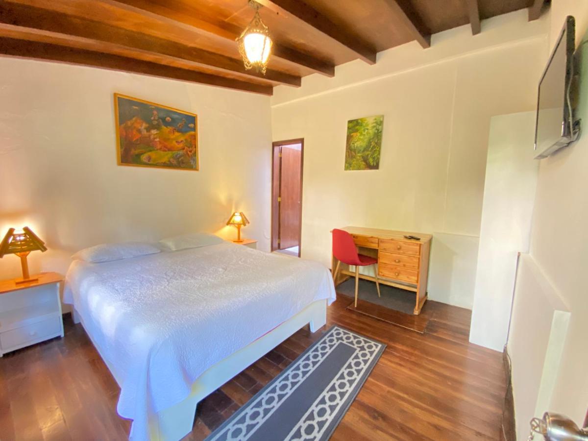 Hostal Alcala Quito Exterior photo