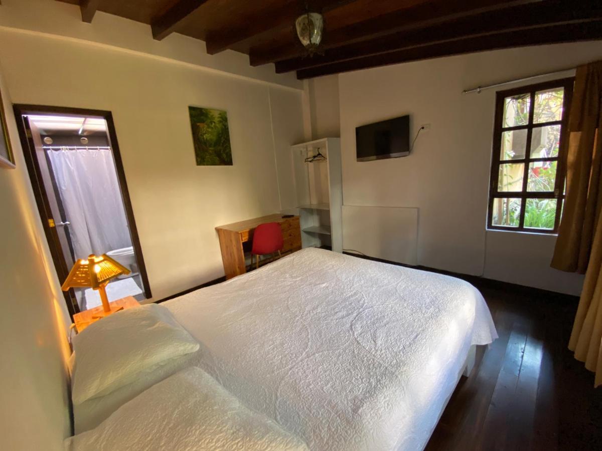 Hostal Alcala Quito Exterior photo