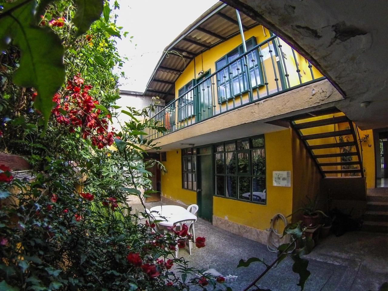 Hostal Alcala Quito Exterior photo