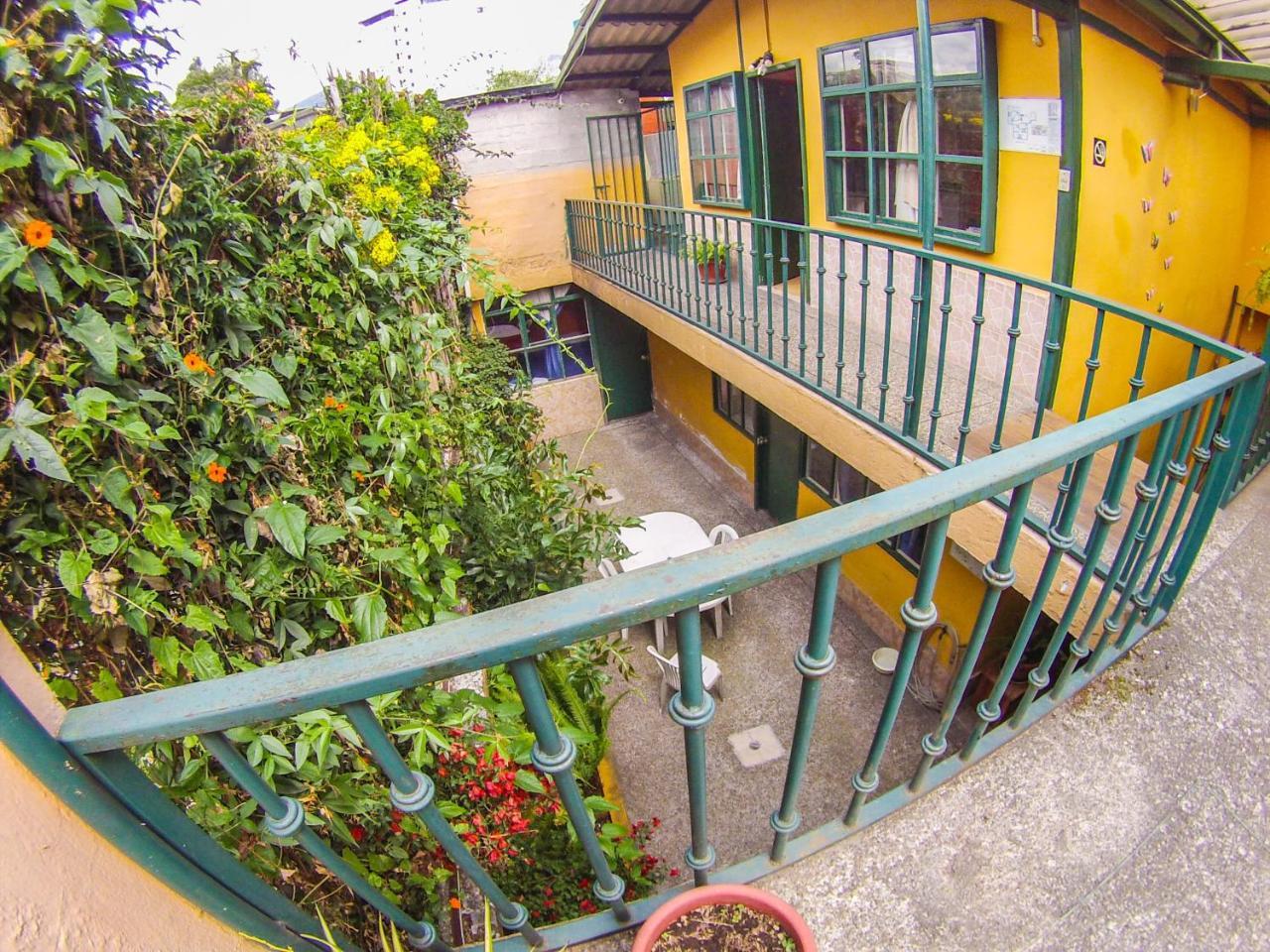 Hostal Alcala Quito Exterior photo